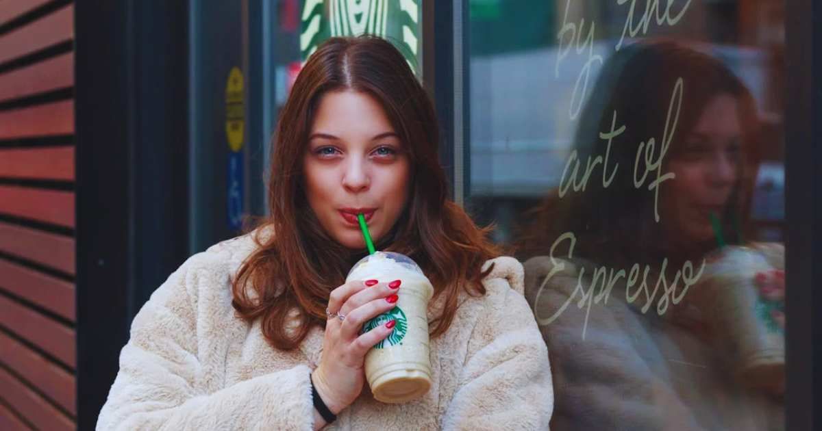 Starbucks employees leave secret note to save girl 'bothered' by stranger